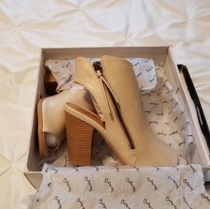 NWT Tan open-toe heels.